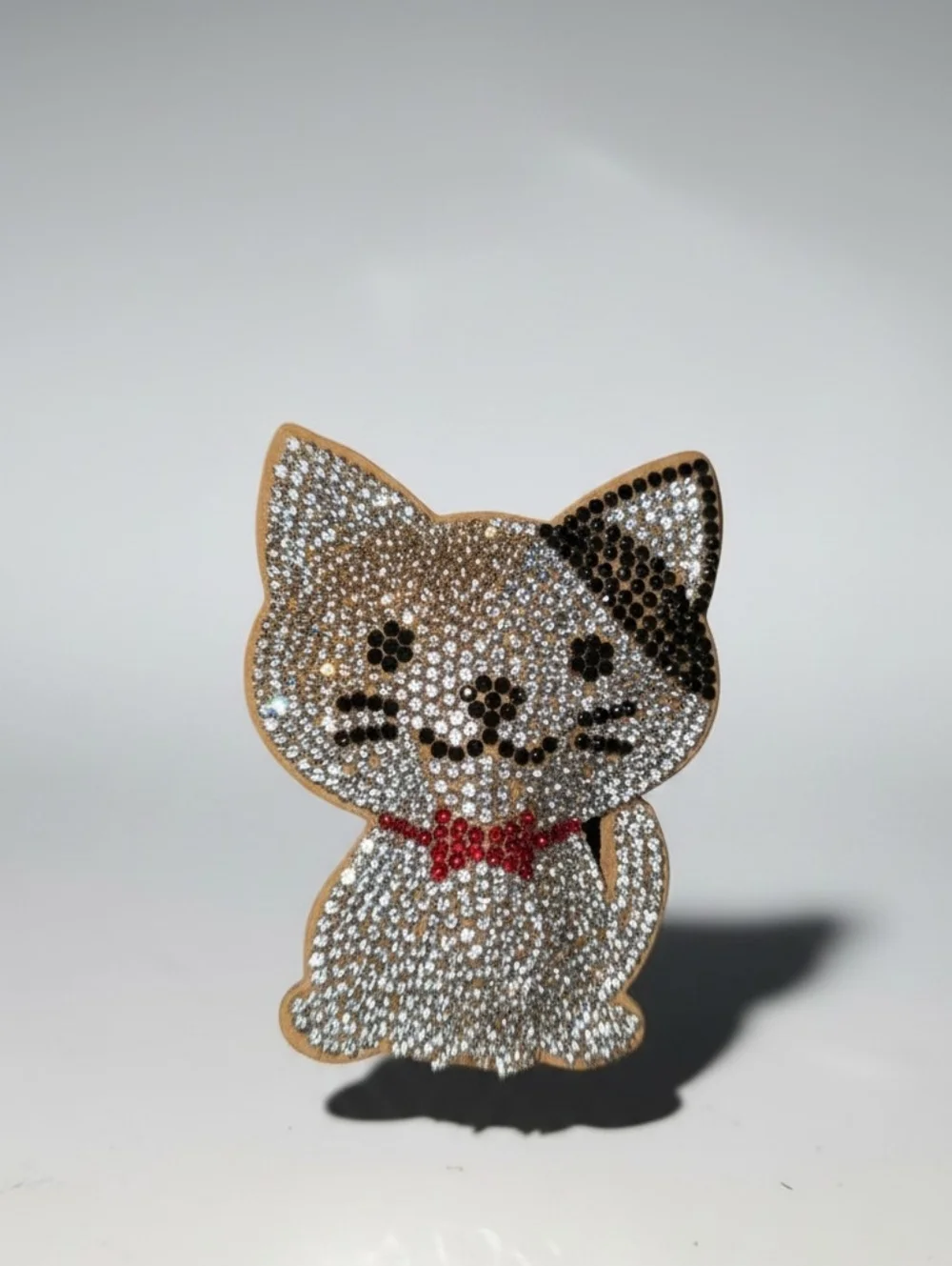 Nwt Sassified Boutique Crystal Cat Keychain Charm in Beige with Gold Accents